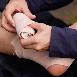 Should You Rest a Sprained Ankle or Police it?